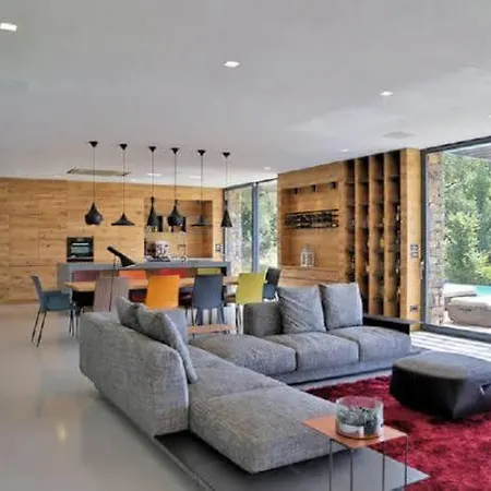 Diamond Villa *